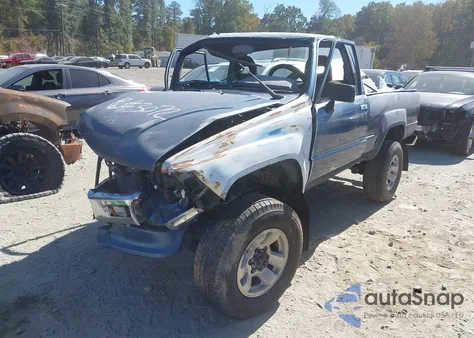 1988 Toyota Pickup Rn63 Std from USA, damaged, VIN JT4RN63A3J8007852